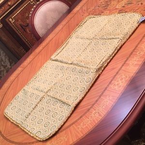 Tommy Hilfiger Gold Foulard Medallion Crest King Zippered King Pillow Sham
